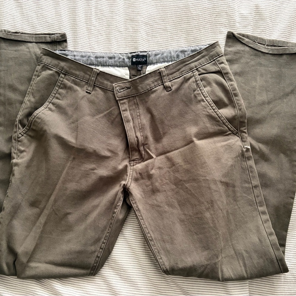 Matix Men’s Slim Straight Olive Chino Pants  - size 34
